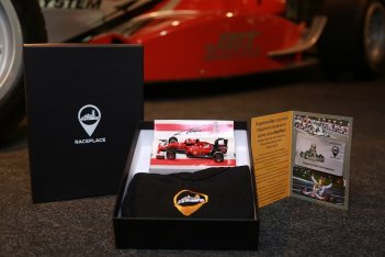 Подарочный набор RacePlace с сертификатом на 3000 р. (Ferrari F14-T без дуги)