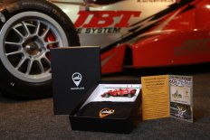 Подарочный набор RacePlace с сертификатом на 1000 р. (Ferrari SF-71H с дугой)