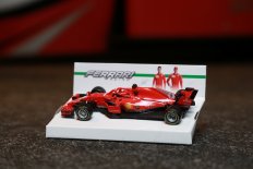 Подарочный набор RacePlace с сертификатом на 5000 р. (Ferrari SF-71H с дугой)